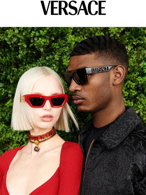 CAMPAGNA VERSACE EYEWEAR AUTUNNO.